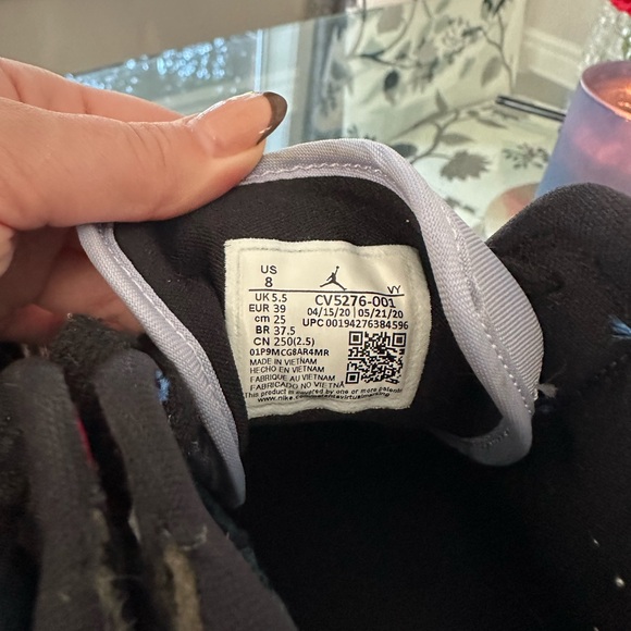 Womens Air Jordan 1 Mid SE - Picture 2 of 6